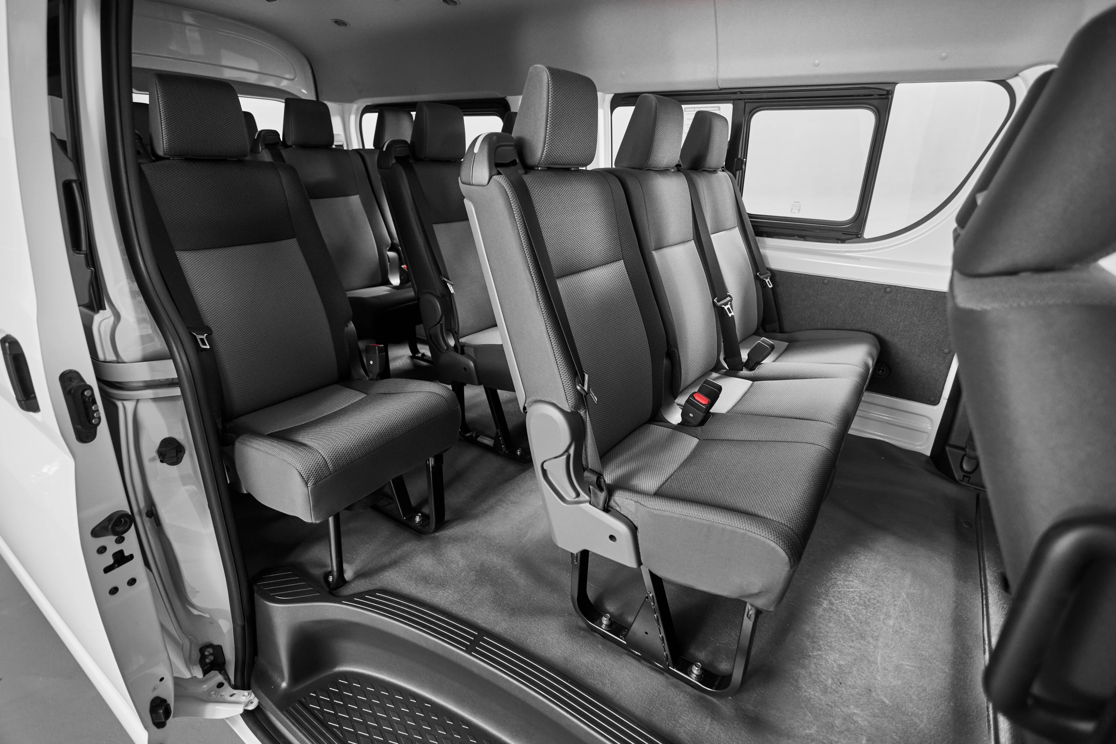 15 lugares mais o motorista